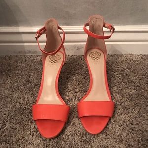 super cute coral heels!!